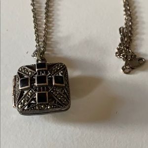 Scent locket necklace
